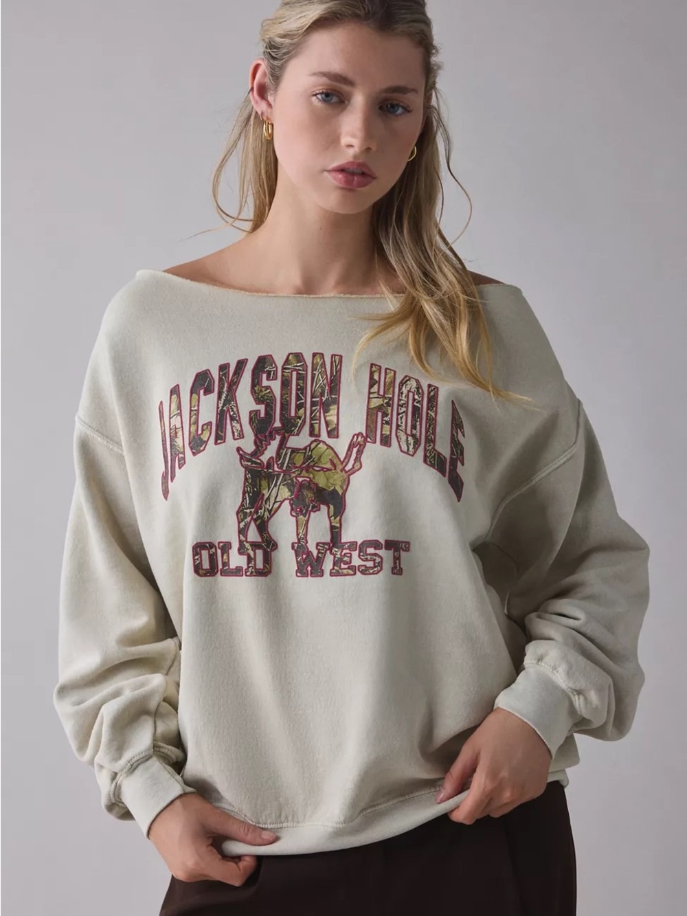 Urban Outfitters Off-the-Shoulder Graphic Pullover - Cream